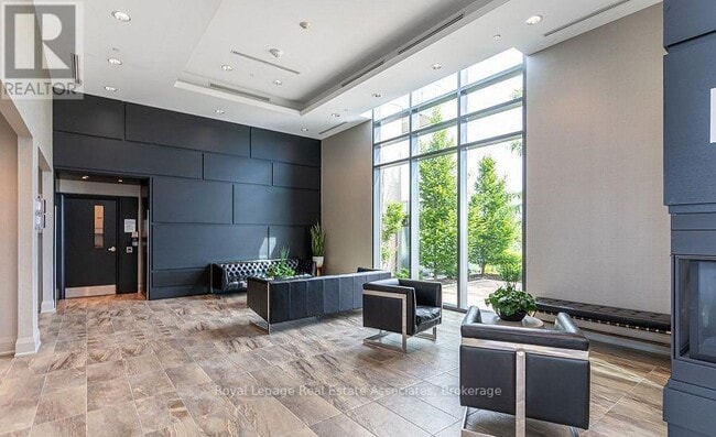 Photo du bâtiment - 65 Yorkland Blvd