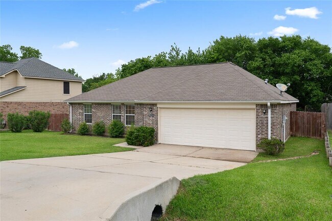 Foto del edificio - 12502 Hackberry Dr