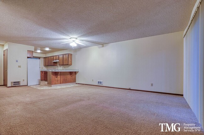 Foto del edificio - 15708-15708 SE 3rd St