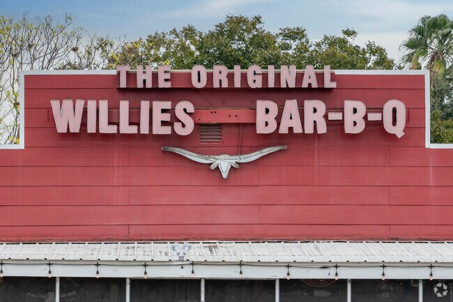 The Original Willies Bar-B-Q has been in business for over 20 years in Alamo.