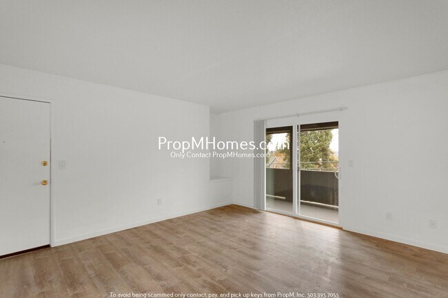 Building Photo - Updated 2BR in the Heart of Oregon City - NEW PHOTOS
