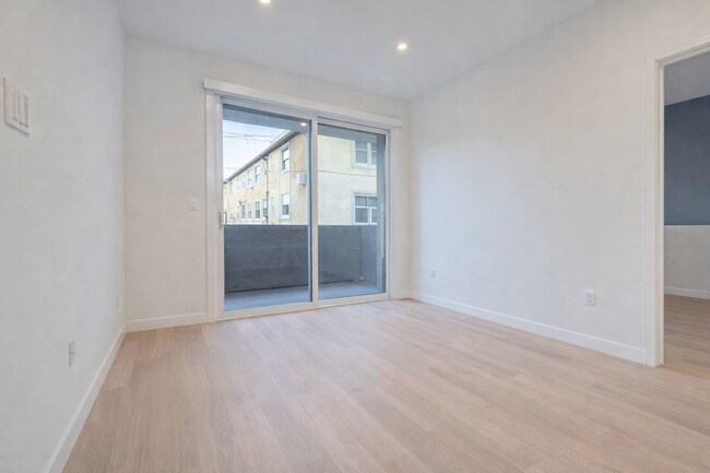 Building Photo - 5851 W 88th St