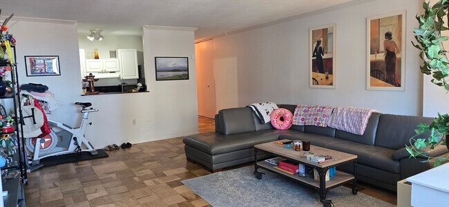 Foto del edificio - 2 Hawthorne Pl
