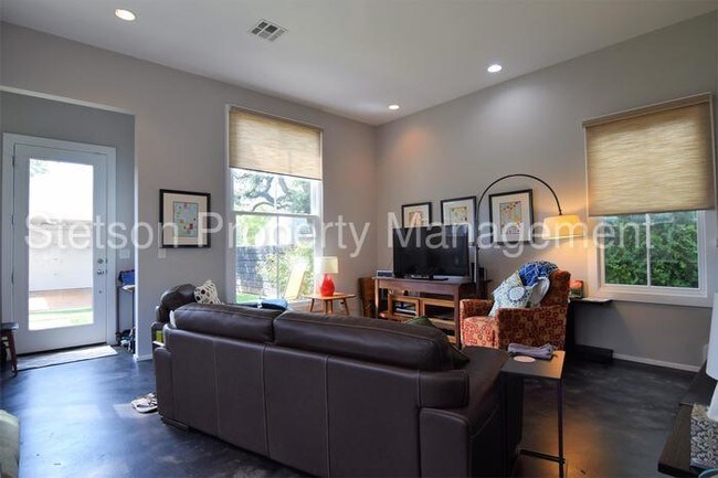 Foto del edificio - 904 W Mary St