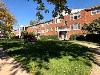 Building Photo - 6261 N Cicero Ave