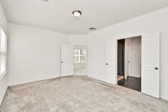 Building Photo - 623 Silver Pear Ct