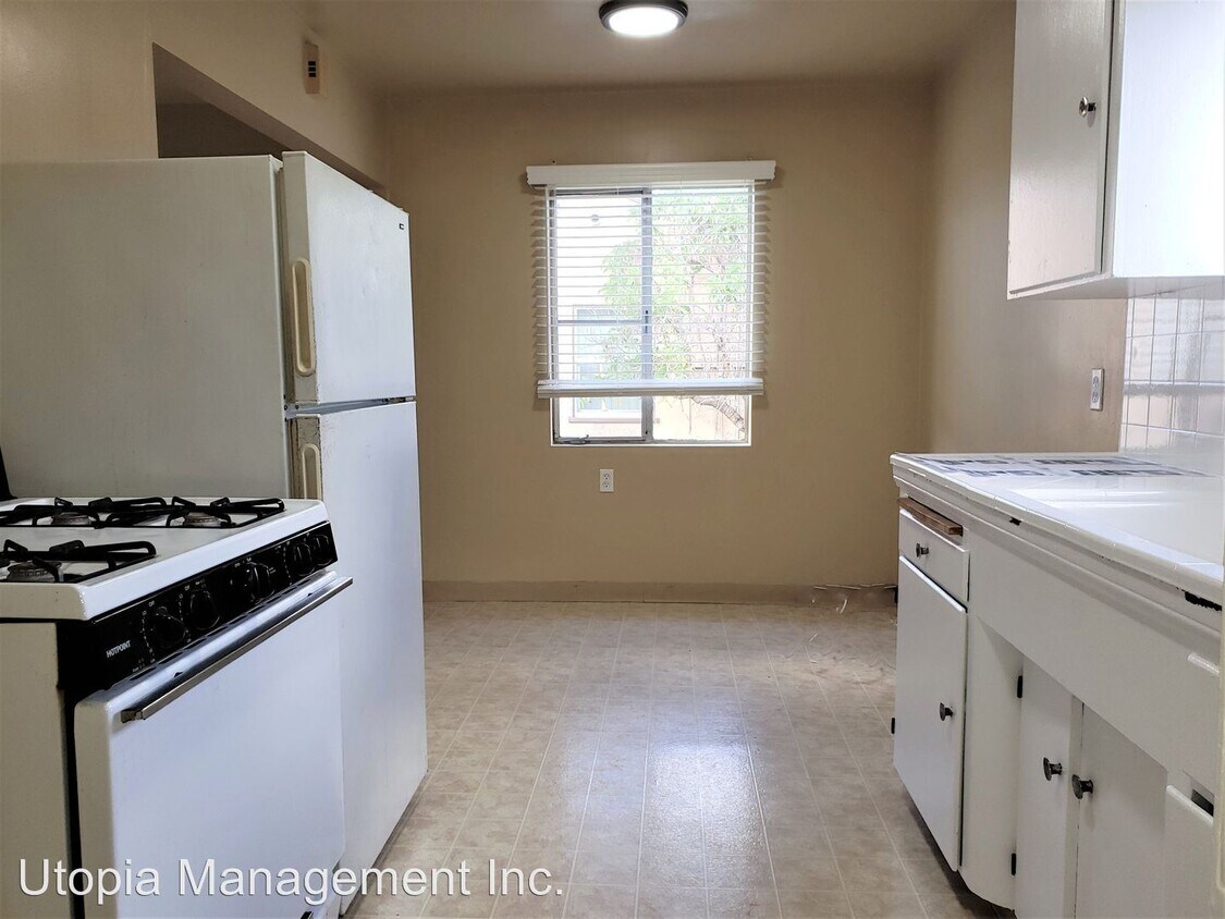 Foto principal - 4373-4375 Cherokee Ave