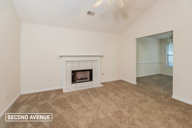 Building Photo - 10941 Thrasher Rd