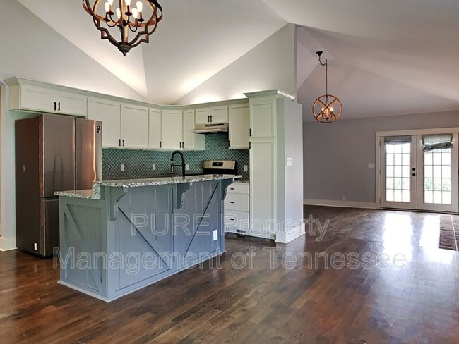 Building Photo - 407 Rosebank Ave