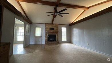 Building Photo - 1412 Woodbridge Dr