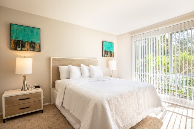 1 BR, 1 BA Bedroom - Glenwood Garden Apartments