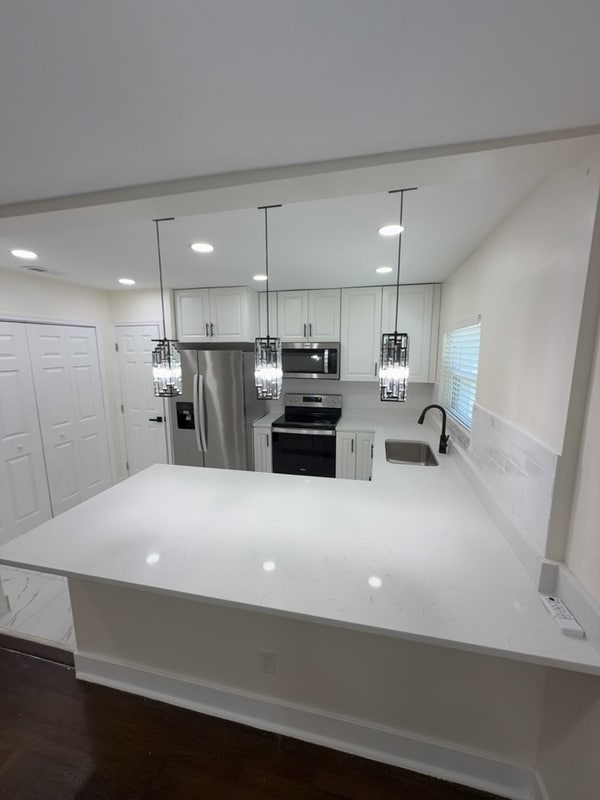Photo - 270 W Pineloch Ave House