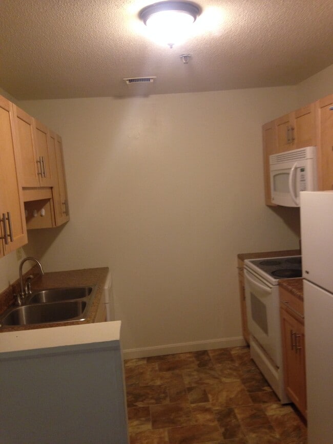 Building Photo - 37 S Williams St