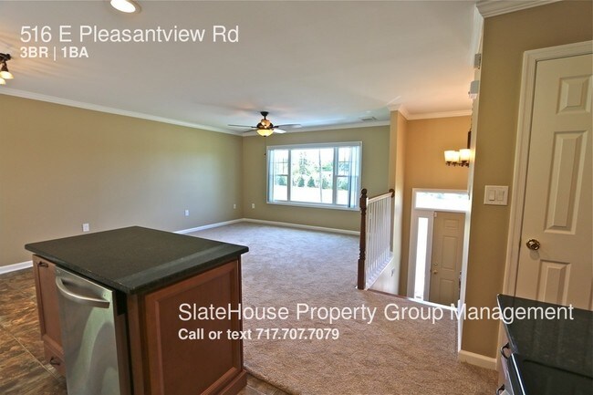 Building Photo - 516 E Pleasantview Rd