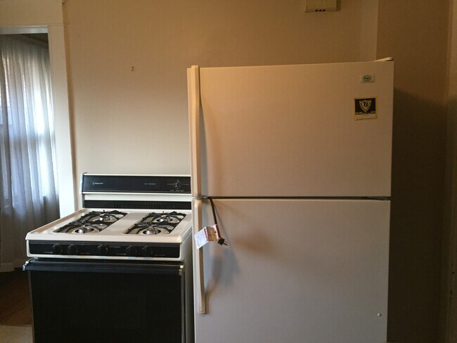 Kitchen - 2624 Chestnut St