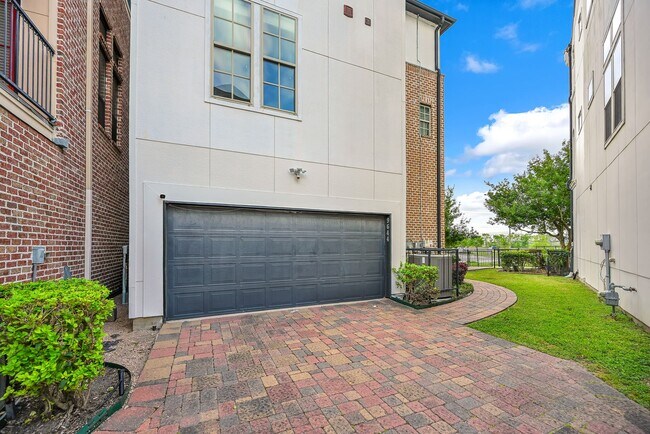 Foto del edificio - 9644 Knight Rd