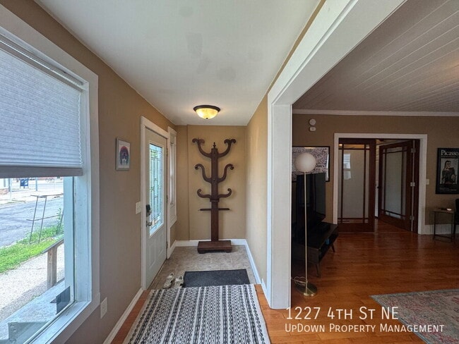 Foto del edificio - 1227 4th St NE