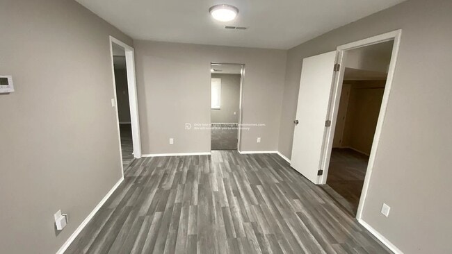 Foto del edificio - 7405 Montgall Ave