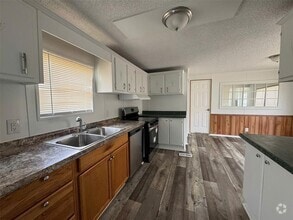 Building Photo - 16206 Wood Dr