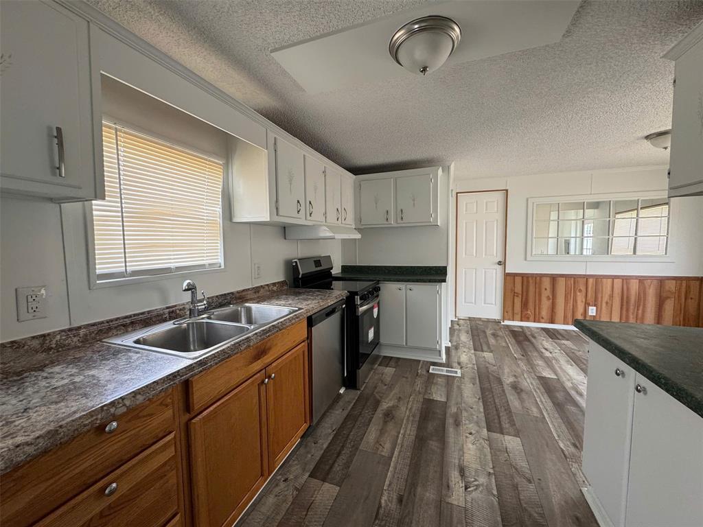 Primary Photo - 16206 Wood Dr