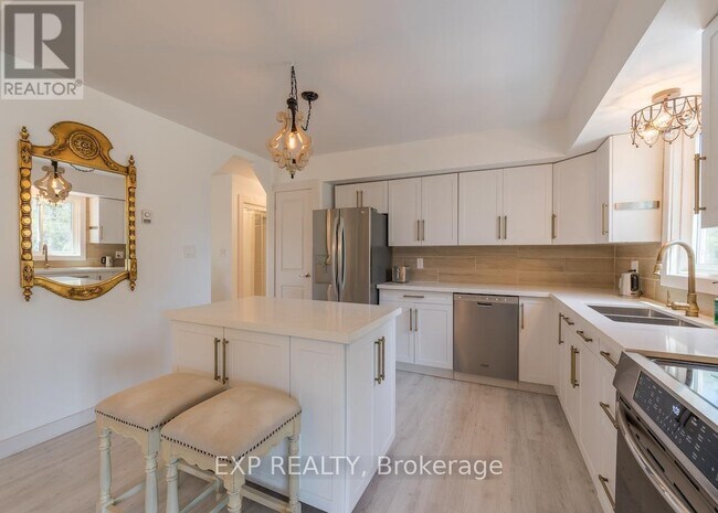 Photo du bâtiment - 150 Bayview Dr