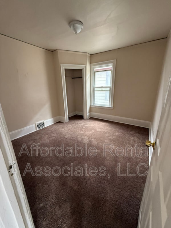 Building Photo - 3529 W Pierce St