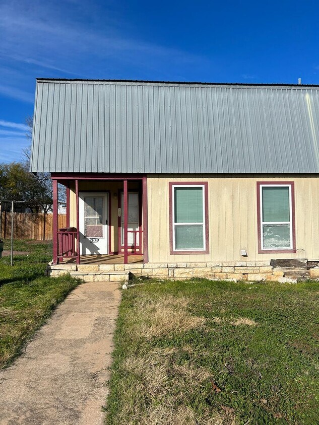 803 W Navarro St, Llano, TX 78643 House Rental in Llano, TX