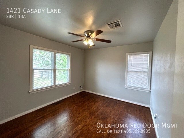 Building Photo - 1421 Casady Ln
