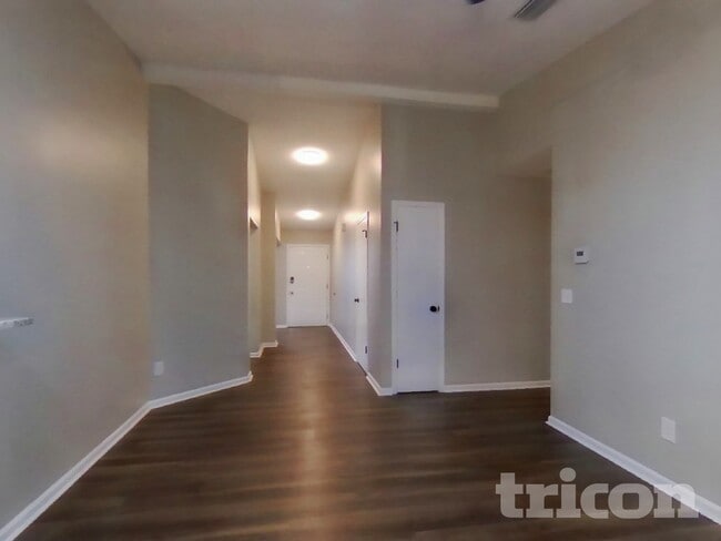 Building Photo - 7580 Falcon Trace Dr W