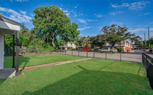 Foto del edificio - 7530 Park Pl Blvd