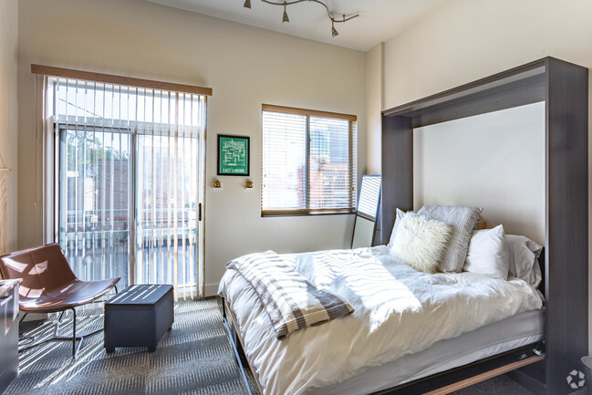 Studio, 1 BA - 385 SF - St. Anne Lofts