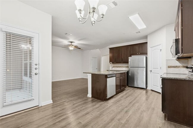 Building Photo - 1200 10th St