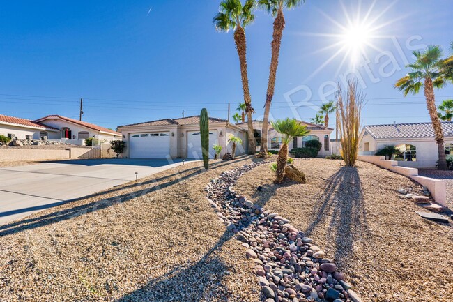 Building Photo - FURNISHED POOL HOME