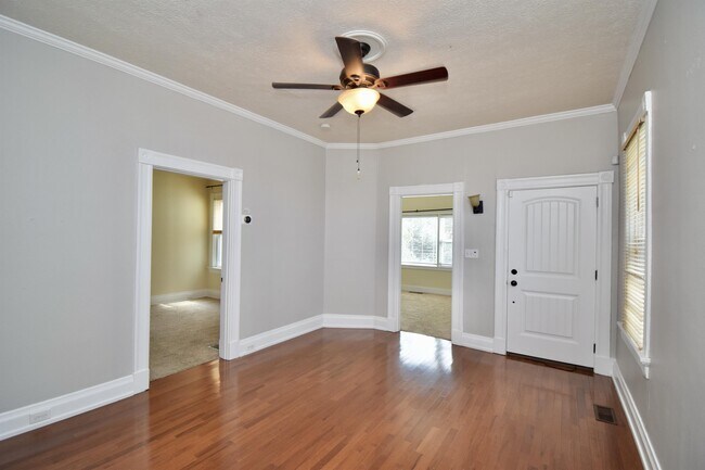 Foto del edificio - 3829 Mt Vernon Ave