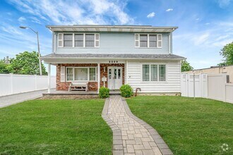 Building Photo - 2289 Penatiquit Ave