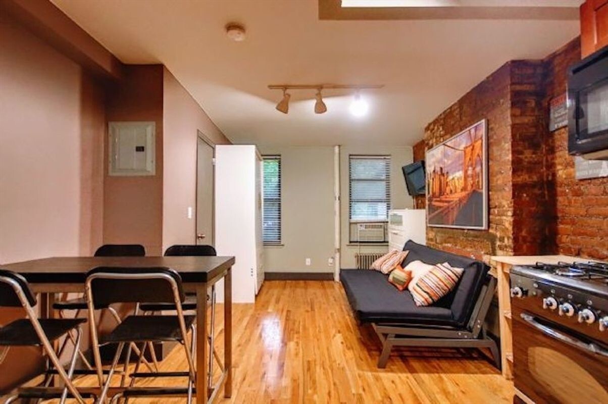 122 E 7th St Unit 2rw New York Ny 10009 Apartment For Rent In Primary Photo 122 E 7th St