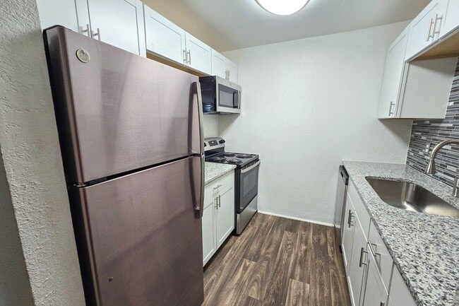 Building Photo - Jackson Grove Apartment Homes