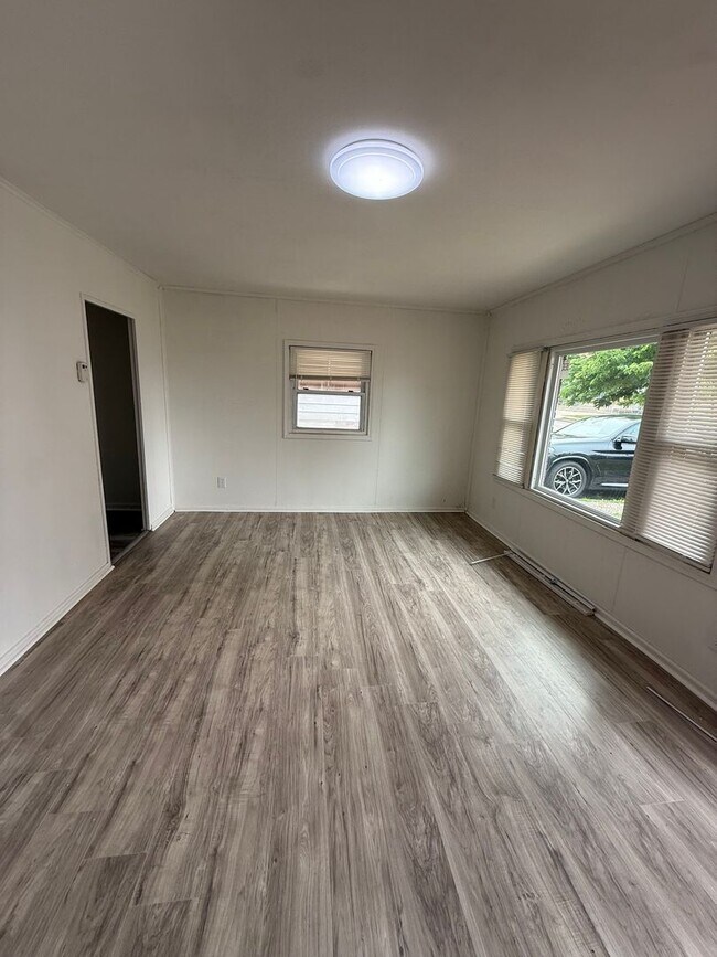 Foto del edificio - LEE/HARVARD 2 BED SINGLE HOME