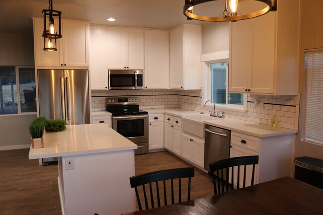 Building Photo - 2907 Rattlesnake Rd