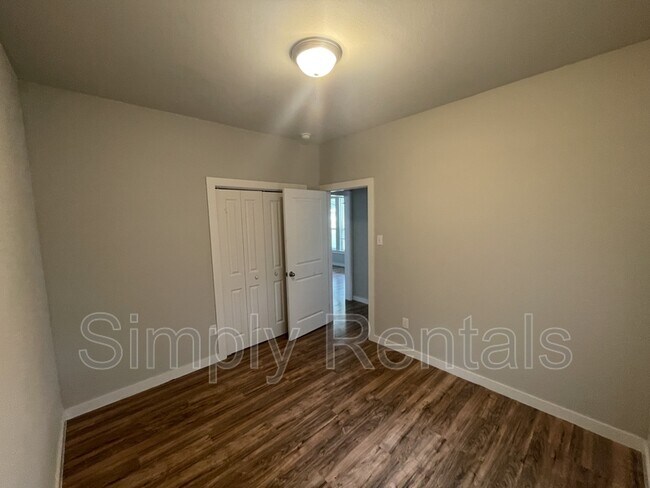Foto del edificio - 4012 3rd St