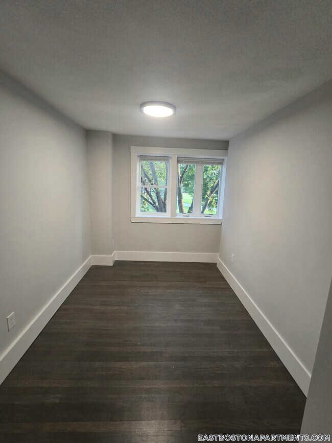 Foto del edificio - 118 Marginal St