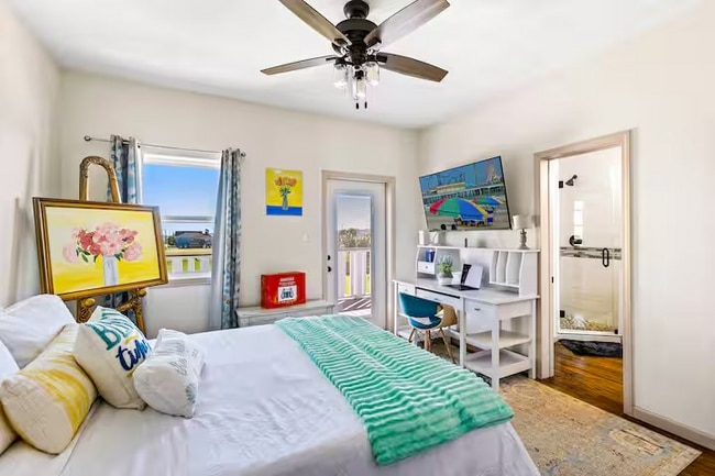 Building Photo - 14204 Miramar Dr