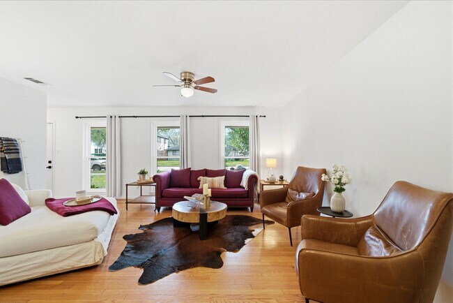 Foto del edificio - 7962 Cedel Dr
