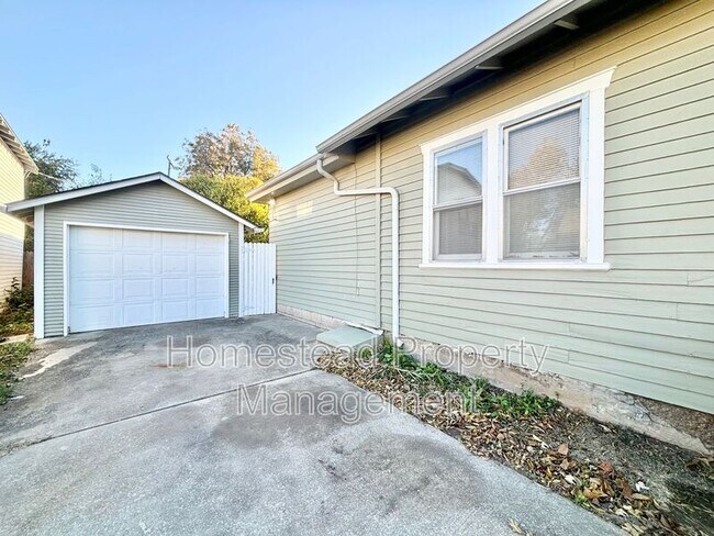 Foto del edificio - 3128 NW 16th St