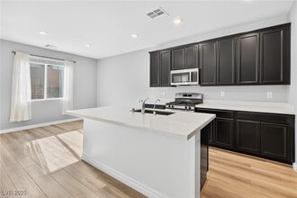 Building Photo - 2870 Gaffer Film St