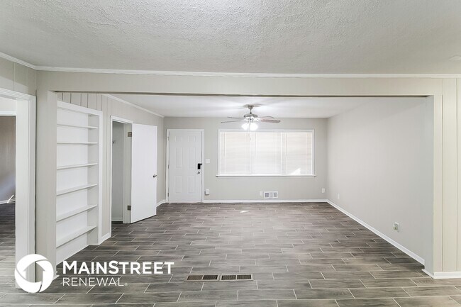 Building Photo - 481 Stephenson Rd
