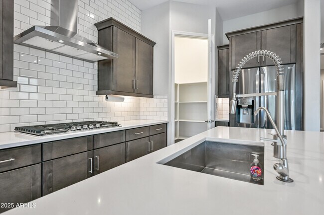 Foto del edificio - 2320 E Saguaro Park Ln