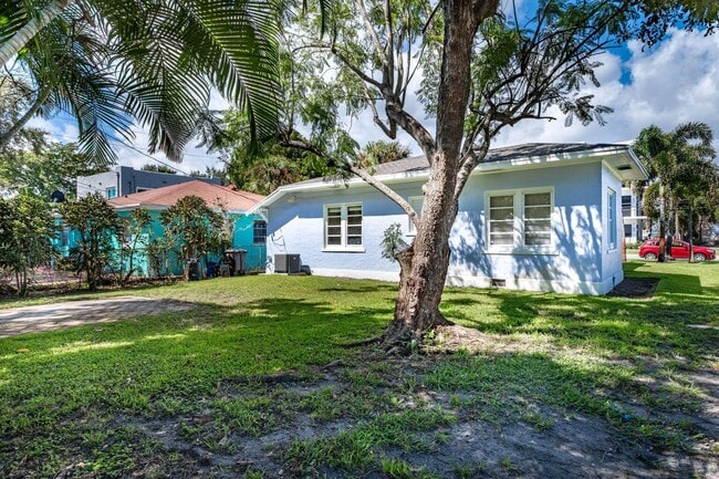 Building Photo - 1716 Mercer Ave