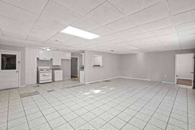 Building Photo - 7322 Parker Rd