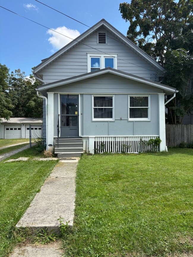 Building Photo - 758 Gill Ave